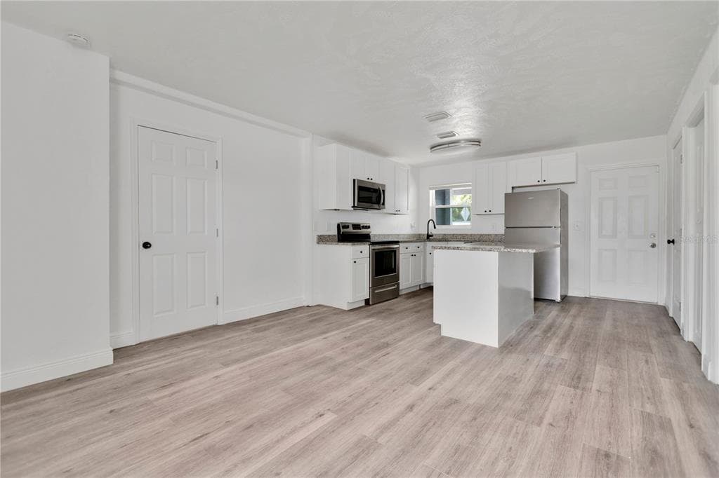 1409 COLLEGE PARK LANE, TAMPA, FL 33612 — zdjęcie 4