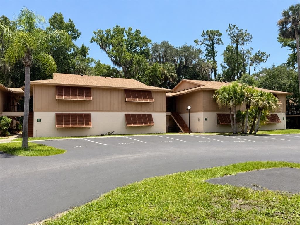 100 SWEETGUM WOODS COURT # 4A, DELTONA, FL 32725