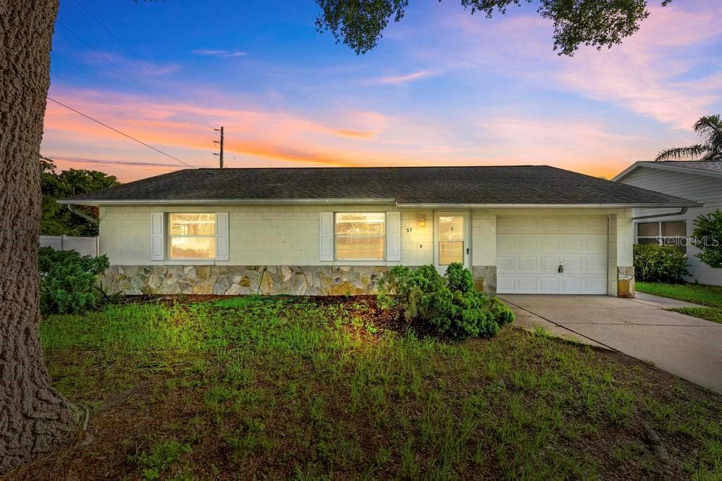 57 CAYMAN CIRCLE, UMATILLA, FL 32784