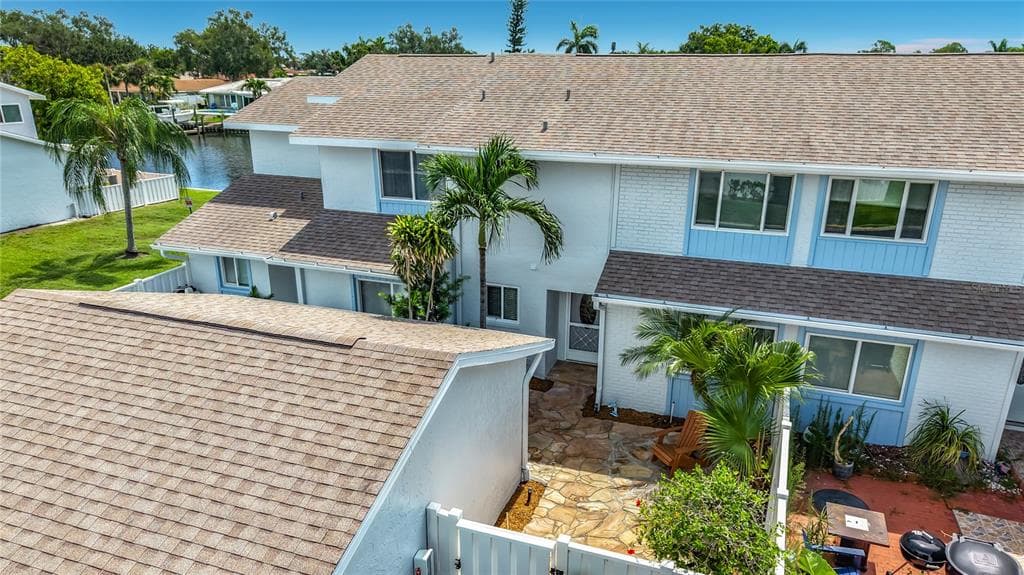 6537 CAPE HATTERAS WAY NE # 2, ST PETERSBURG, FL 33702