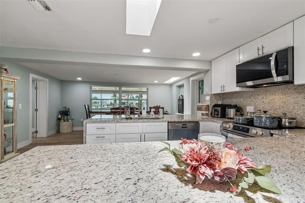12617 4TH ISLE, HUDSON, FL 34667 — zdjęcie 4