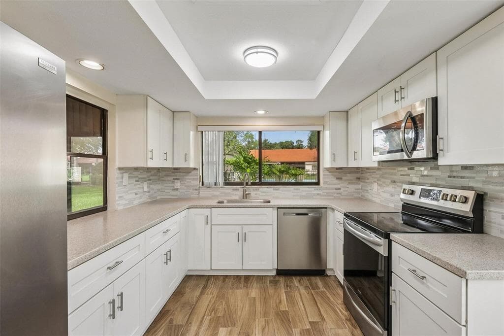107 SEVILLE COURT N, PLANT CITY, FL 33566 — zdjęcie 3