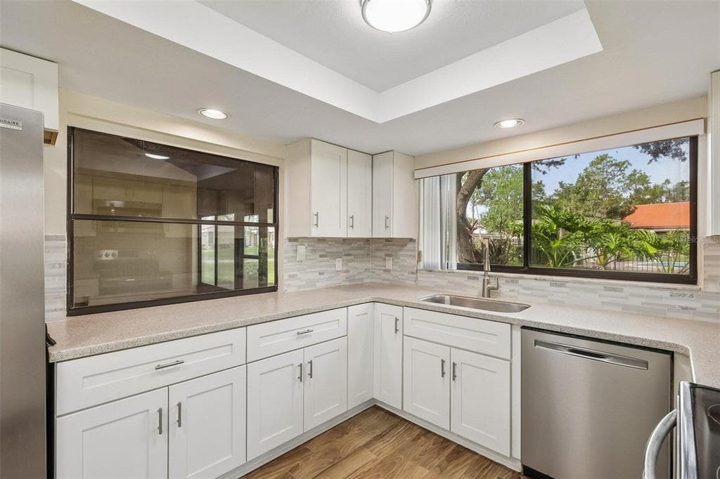 107 SEVILLE COURT N, PLANT CITY, FL 33566 — zdjęcie 4