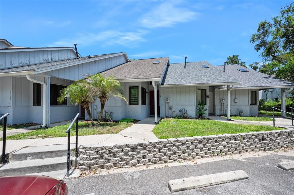101 N HILL AVENUE # 5, DELAND, FL 32724
