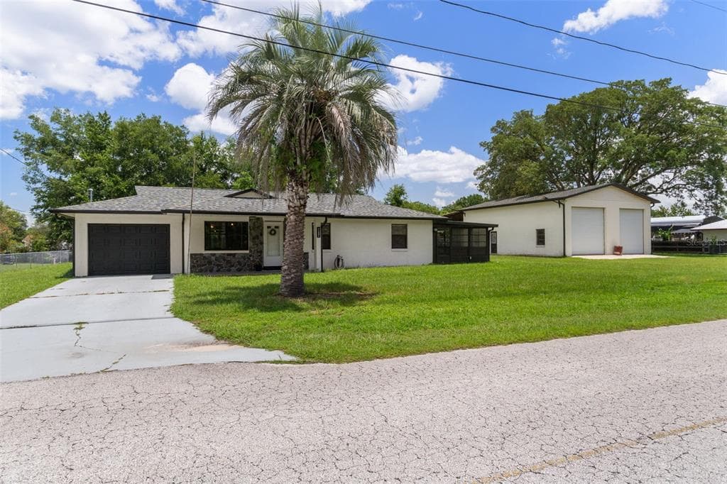 11891 SE 84TH AVENUE, BELLEVIEW, FL 34420