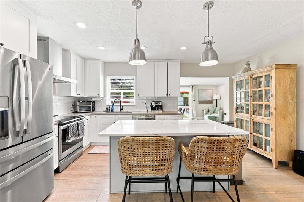 716 75TH AVENUE N, ST PETERSBURG, FL 33702 — zdjęcie 5