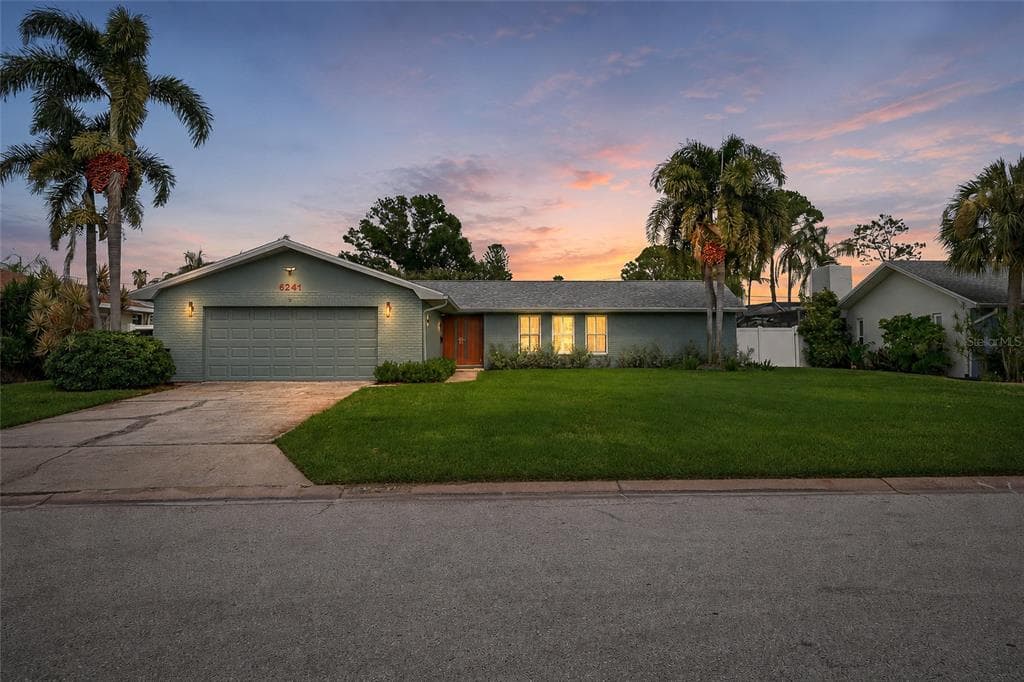 6241 TANGLEWOOD DRIVE NE, ST PETERSBURG, FL 33702