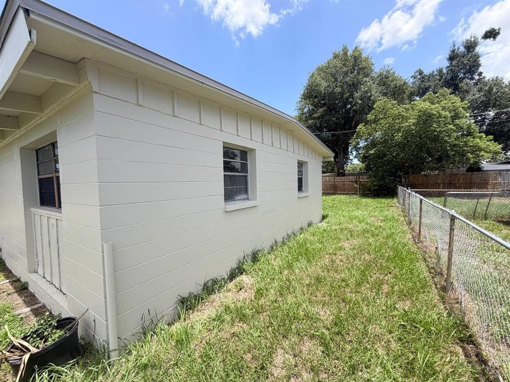 1310 WARRINGTON WAY, TAMPA, FL 33619 — zdjęcie 3