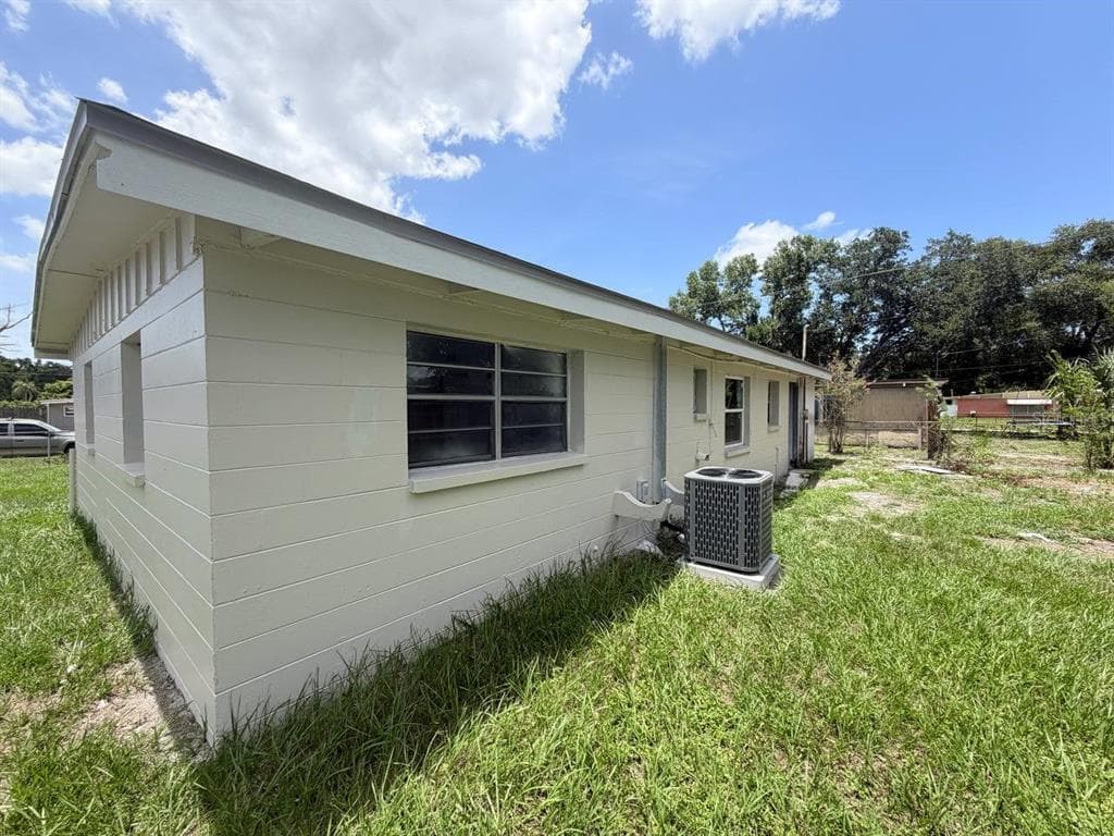 1310 WARRINGTON WAY, TAMPA, FL 33619 — zdjęcie 5