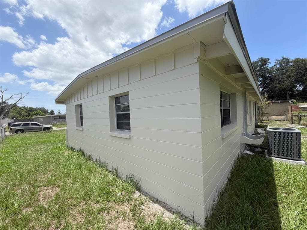 1310 WARRINGTON WAY, TAMPA, FL 33619 — zdjęcie 4