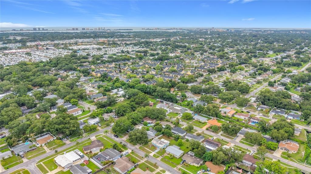 890 7TH AVENUE NE, LARGO, FL 33770 — zdjęcie 2