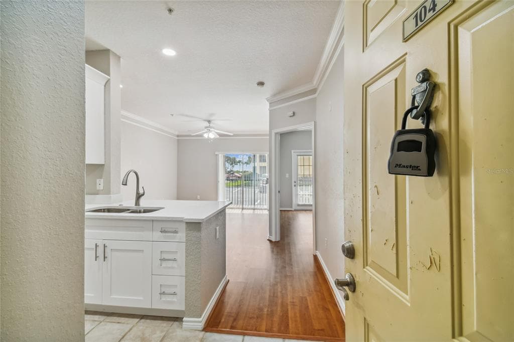 4307 BAYSIDE VILLAGE DRIVE # 104, TAMPA, FL 33615 — zdjęcie 4