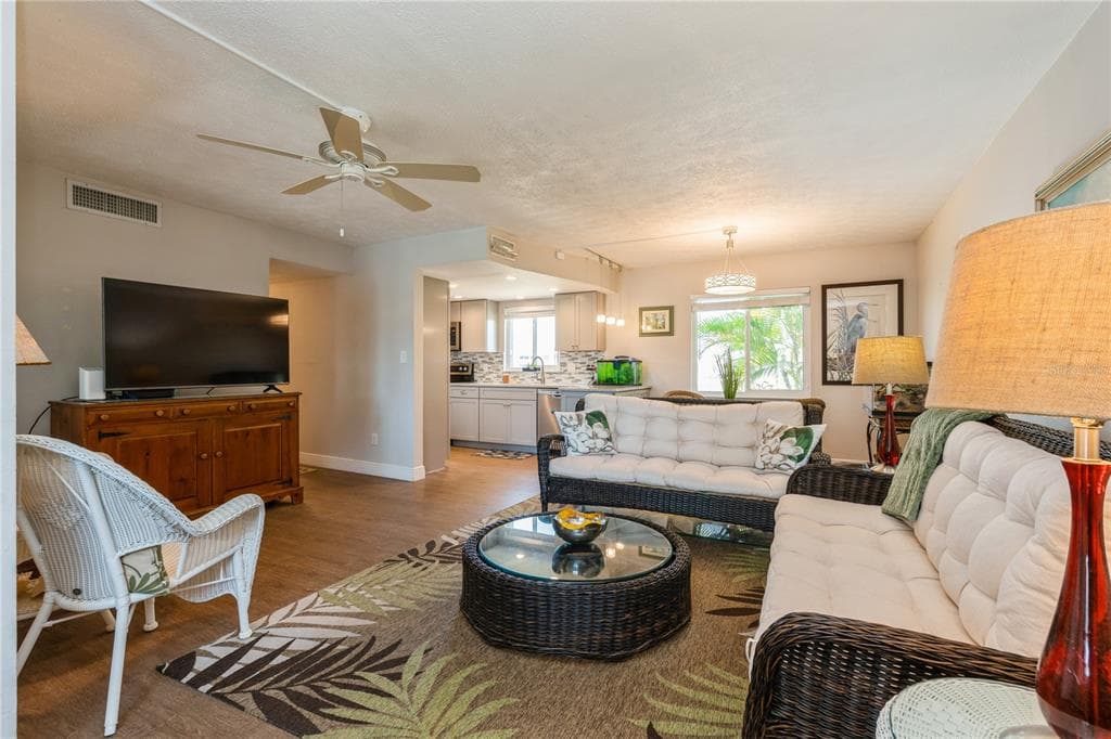 527 CAPE CORAL PARKWAY W # 4, CAPE CORAL, FL 33914 — zdjęcie 3