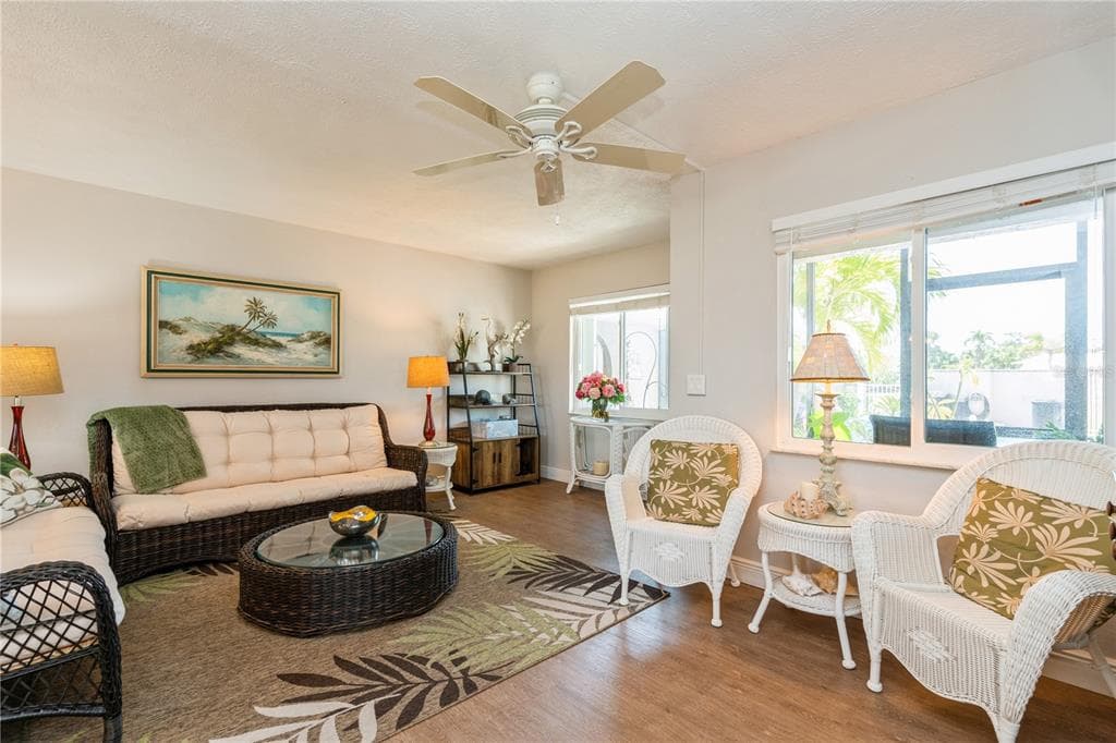 527 CAPE CORAL PARKWAY W # 4, CAPE CORAL, FL 33914 — zdjęcie 4