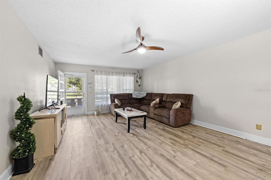 2416 WORLD PARKWAY BOULEVARD # 26, CLEARWATER, FL 33763 — zdjęcie 4