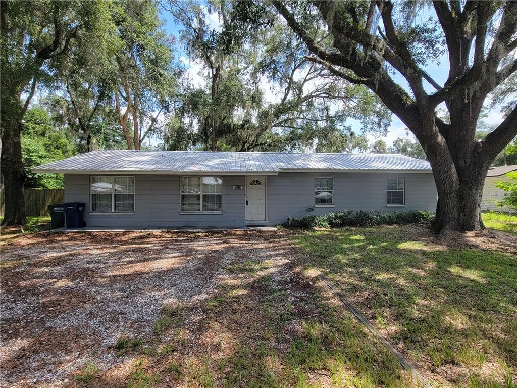 26424 SW 1 AVENUE, NEWBERRY, FL 32669