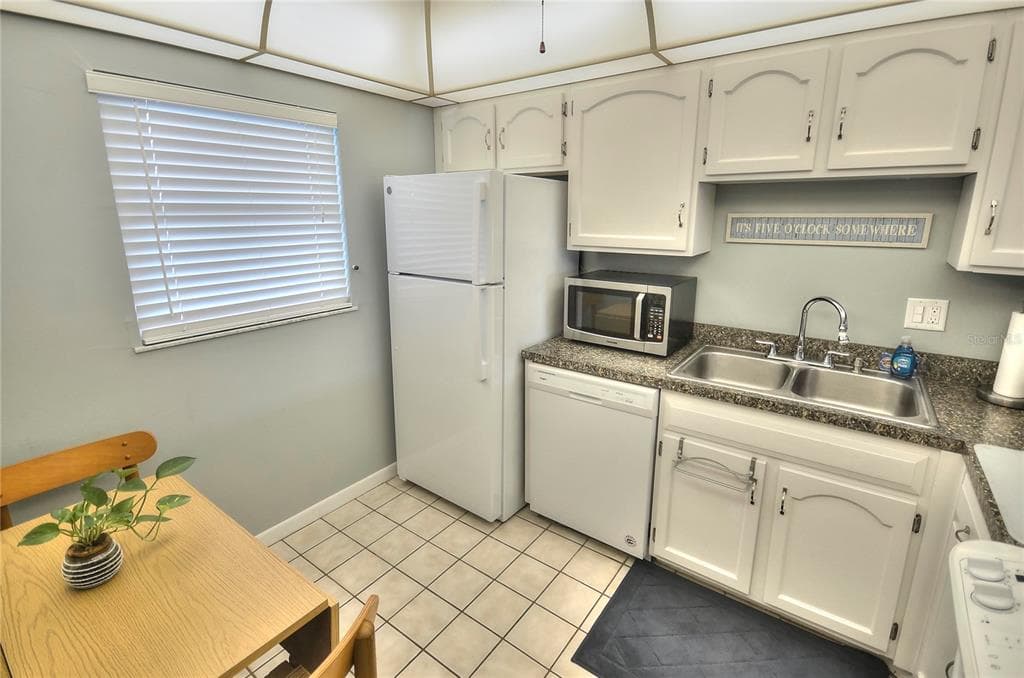 4155 S ATLANTIC AVENUE # 403, NEW SMYRNA BEACH, FL 32169 — zdjęcie 2
