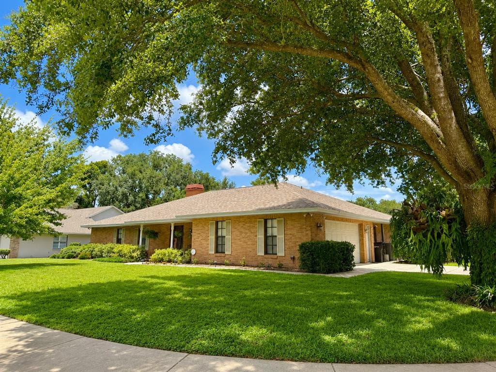 411 SUMMIT CHASE DRIVE, VALRICO, FL 33594