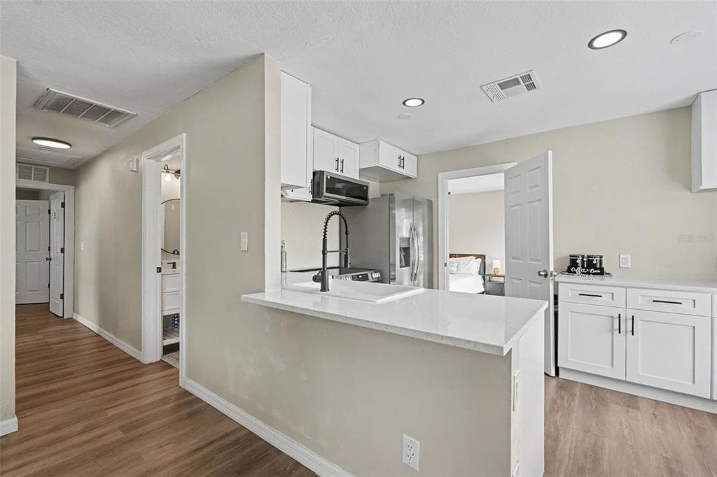102 SHORE DRIVE E, OLDSMAR, FL 34677 — zdjęcie 4