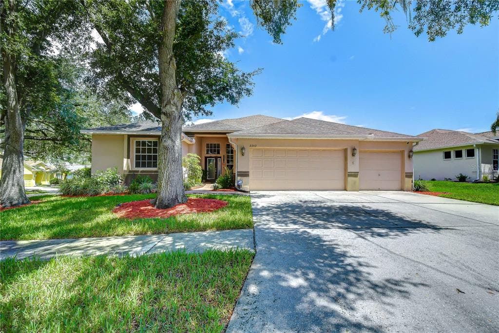 2202 LONGMORE CIRCLE, VALRICO, FL 33596