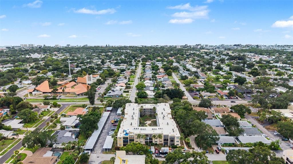 11485 OAKHURST ROAD # 204, LARGO, FL 33774