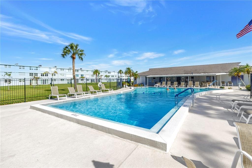 4715 BAY STREET NE # 320, ST PETERSBURG, FL 33703 — zdjęcie 2