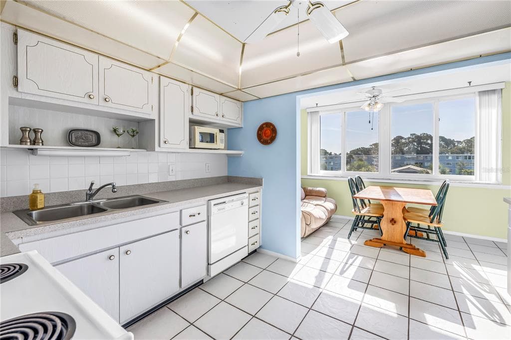 4715 BAY STREET NE # 320, ST PETERSBURG, FL 33703 — zdjęcie 5
