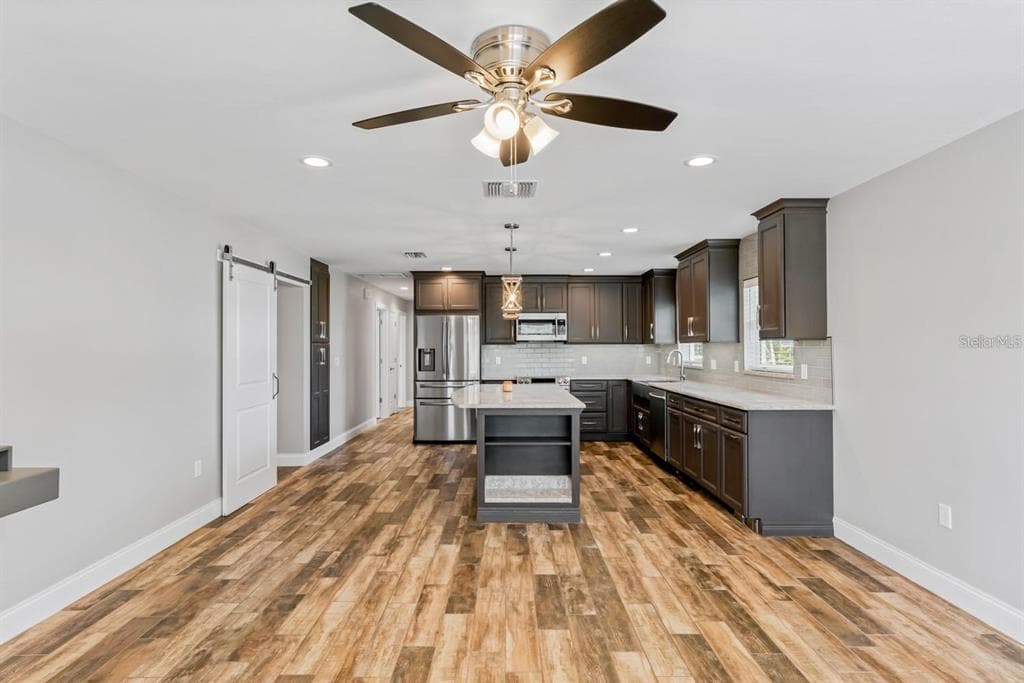 3792 ARKANSAS AVENUE NE, ST PETERSBURG, FL 33703 — zdjęcie 4