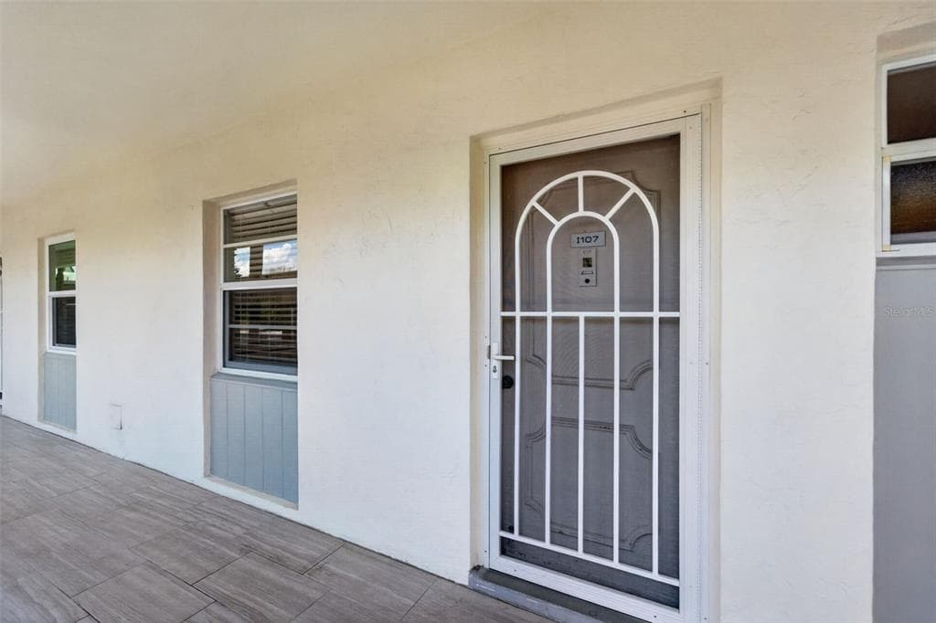 4390 EXETER DRIVE # 107, LONGBOAT KEY, FL 34228 — zdjęcie 4