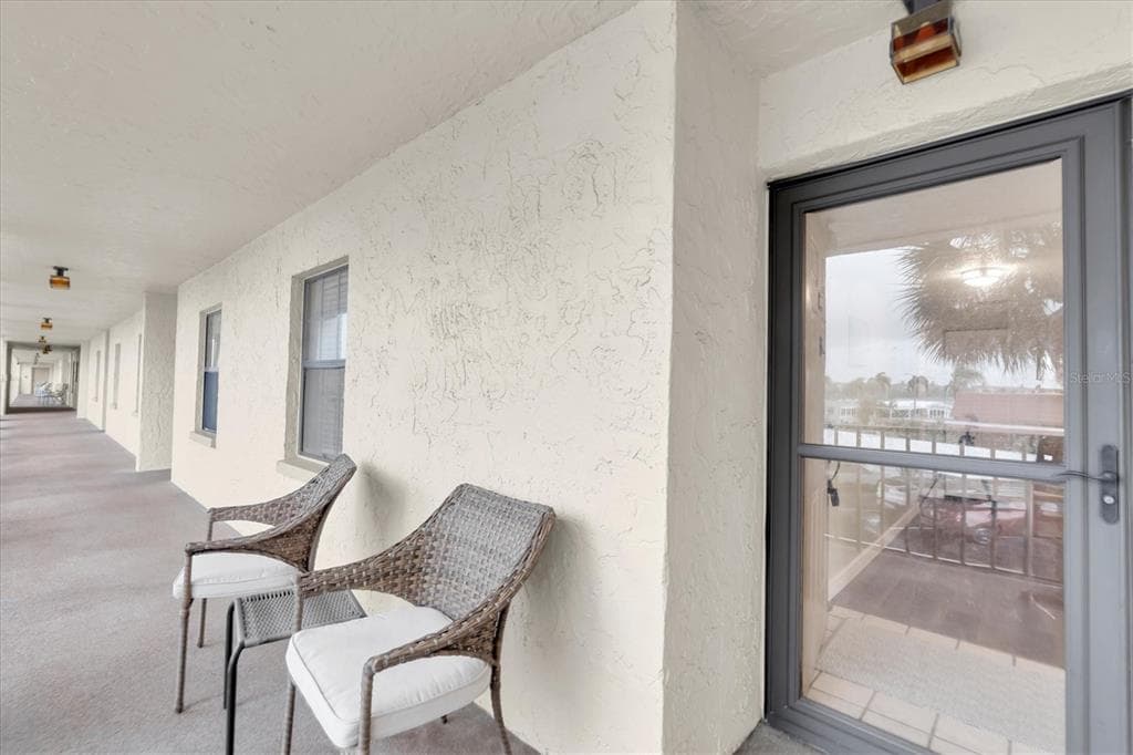 19029 US HIGHWAY 19 N # 26-208, CLEARWATER, FL 33764