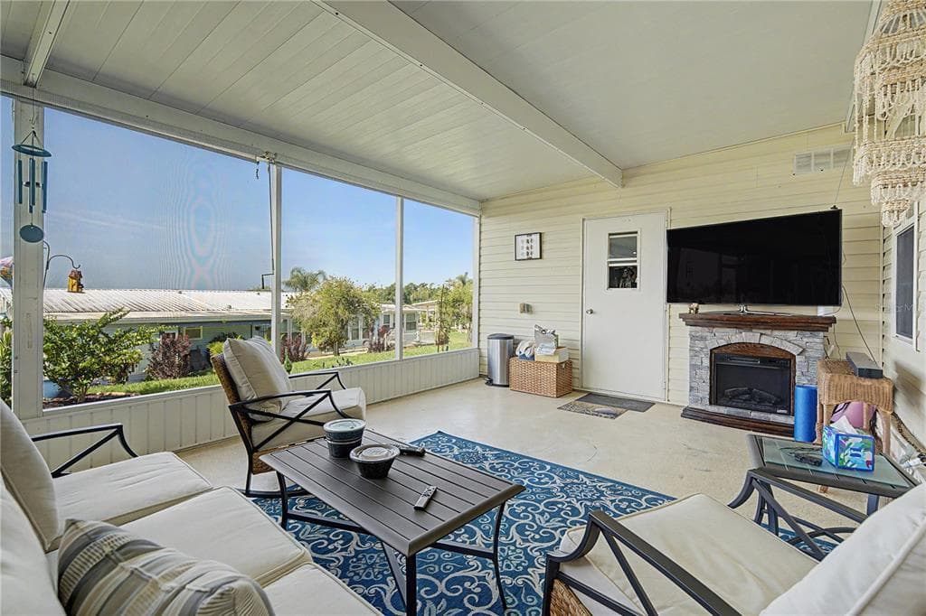 37602 LILLY BEA AVENUE, ZEPHYRHILLS, FL 33541 — zdjęcie 5