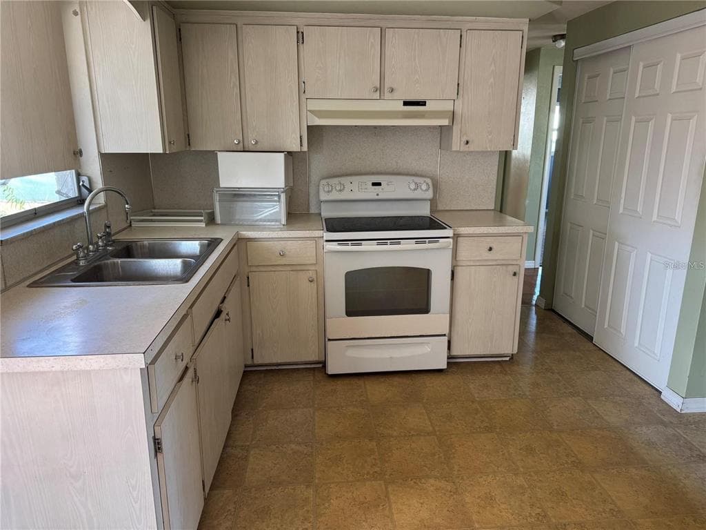 1321 HONOR DRIVE, HOLIDAY, FL 34690 — zdjęcie 3