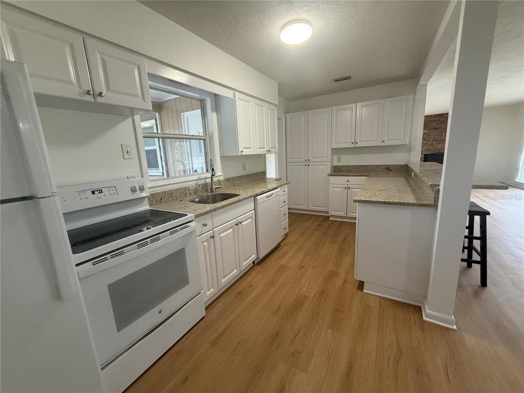 2588 COLORADO STREET, SARASOTA, FL 34237 — zdjęcie 3