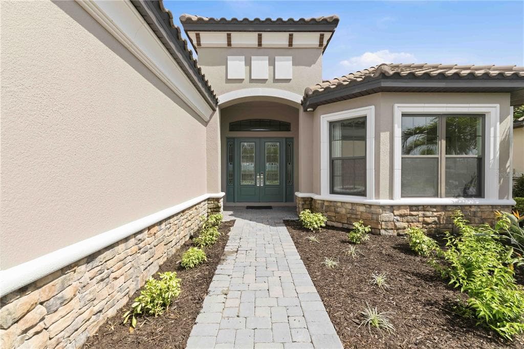 7704 MOONBEAM AVENUE, SARASOTA, FL 34241
