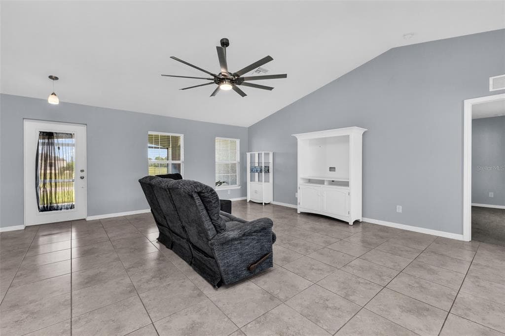 2926 NW 25TH STREET, CAPE CORAL, FL 33993 — zdjęcie 4