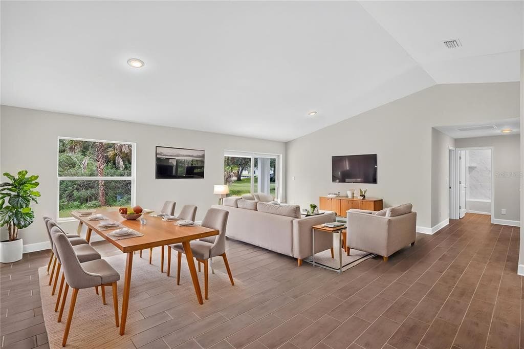 19112 RUSKIN AVENUE, PORT CHARLOTTE, FL 33954 — zdjęcie 2