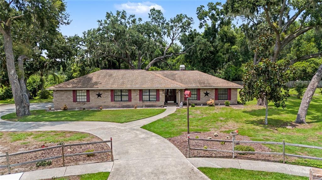 3901 BUTTONWOOD COURT, BRANDON, FL 33511
