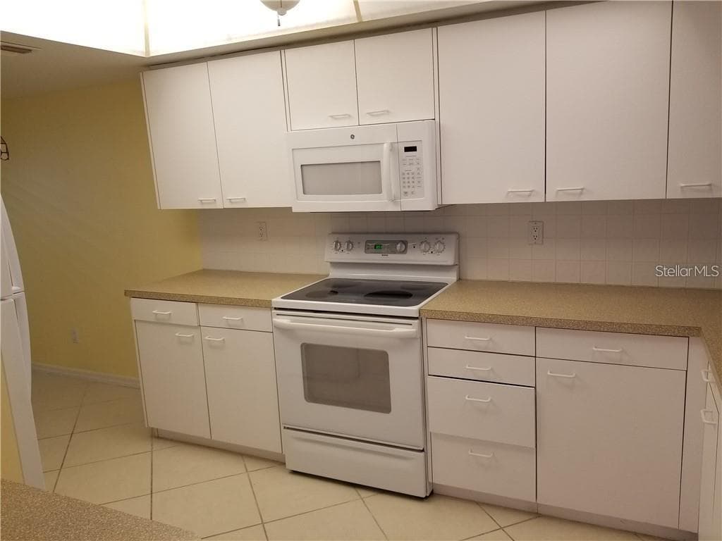 9510 HARBOR GREENS WAY # 501, SEMINOLE, FL 33776 — zdjęcie 5