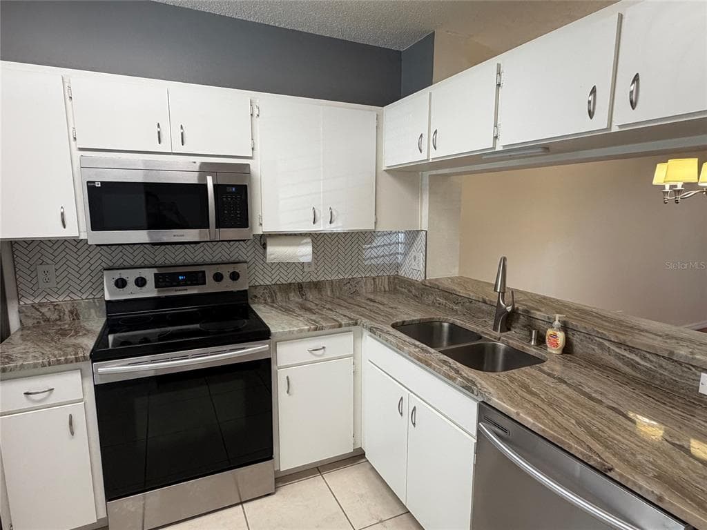 6211 BAYSIDE KEY DRIVE, TAMPA, FL 33615 — zdjęcie 3