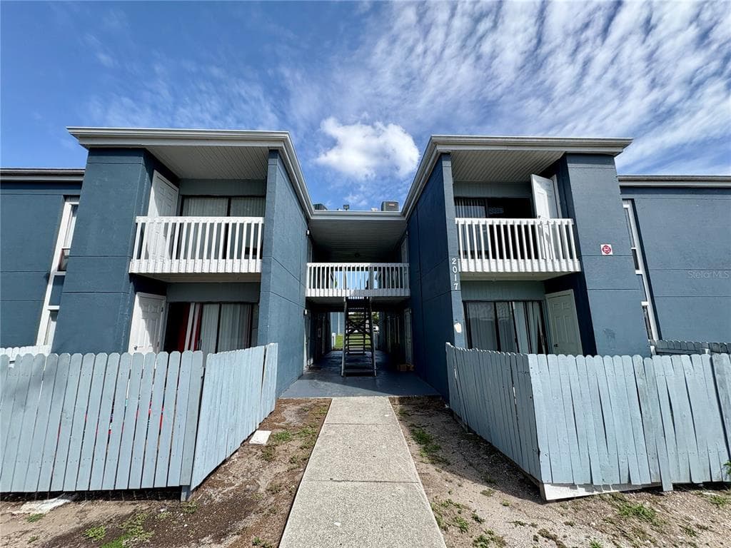 2017 5TH STREET W # E, BRADENTON, FL 34205
