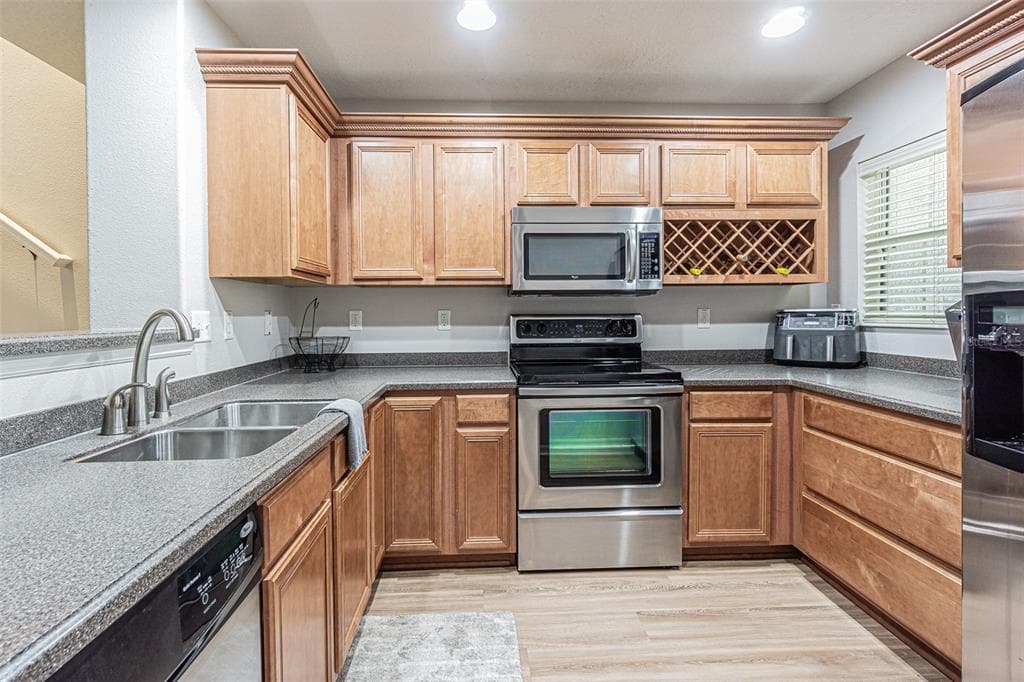 526 WHEATON TRENT PLACE, TAMPA, FL 33619 — zdjęcie 2