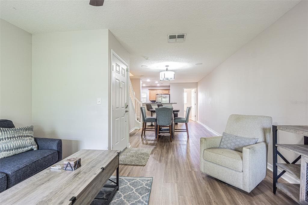 526 WHEATON TRENT PLACE, TAMPA, FL 33619 — zdjęcie 4
