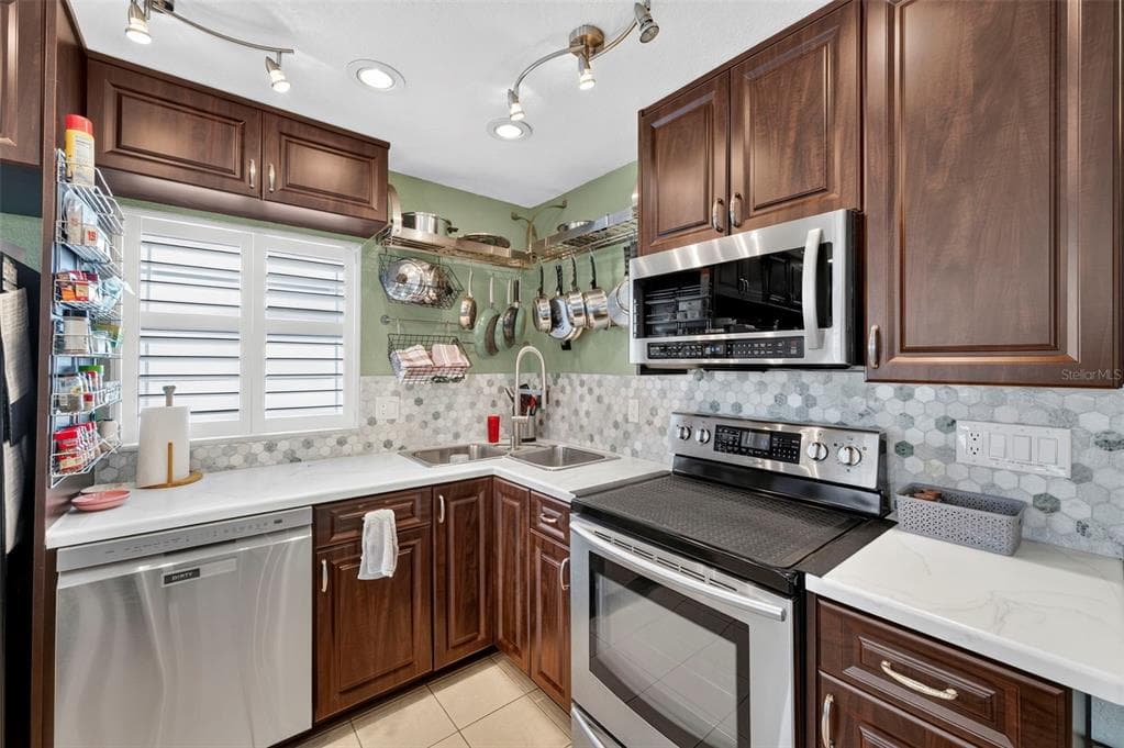 11810 BOYNTON LANE # 1, NEW PORT RICHEY, FL 34654 — zdjęcie 5