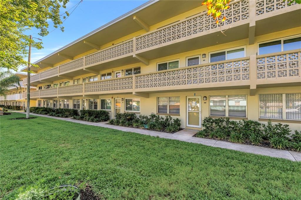 1051 79TH AVENUE N # 105, ST PETERSBURG, FL 33702 — zdjęcie 3