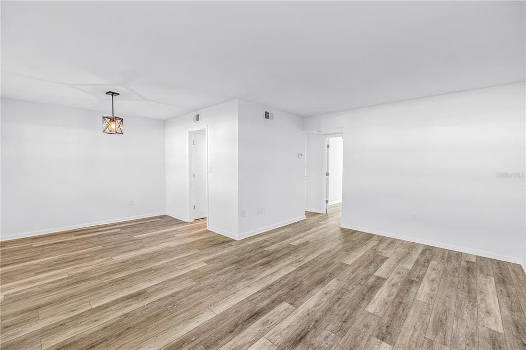 1051 79TH AVENUE N # 105, ST PETERSBURG, FL 33702 — zdjęcie 5