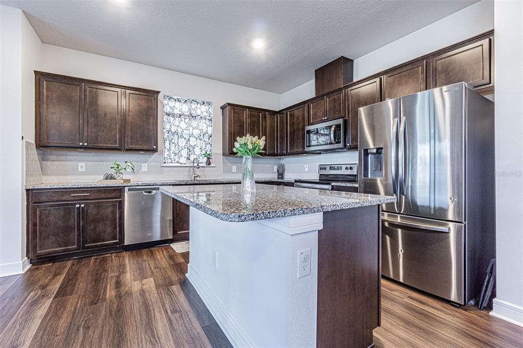 21027 MONZA LOOP, LAND O LAKES, FL 34638 — zdjęcie 4