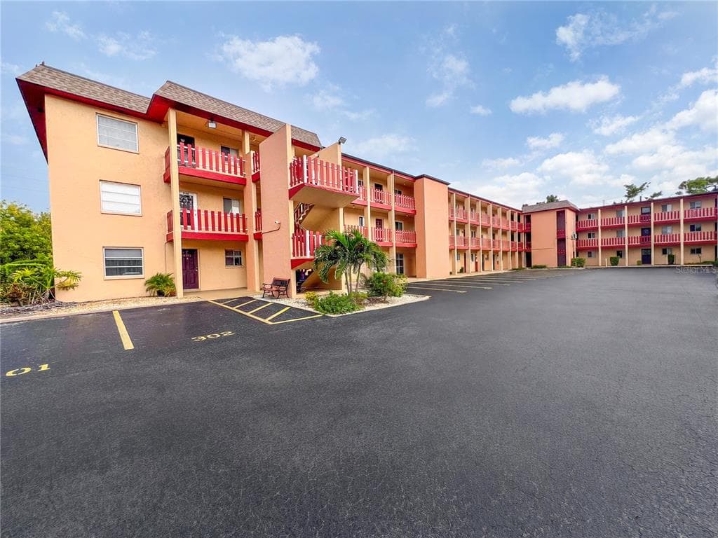 4204 HERON WAY # B304, BRADENTON, FL 34205