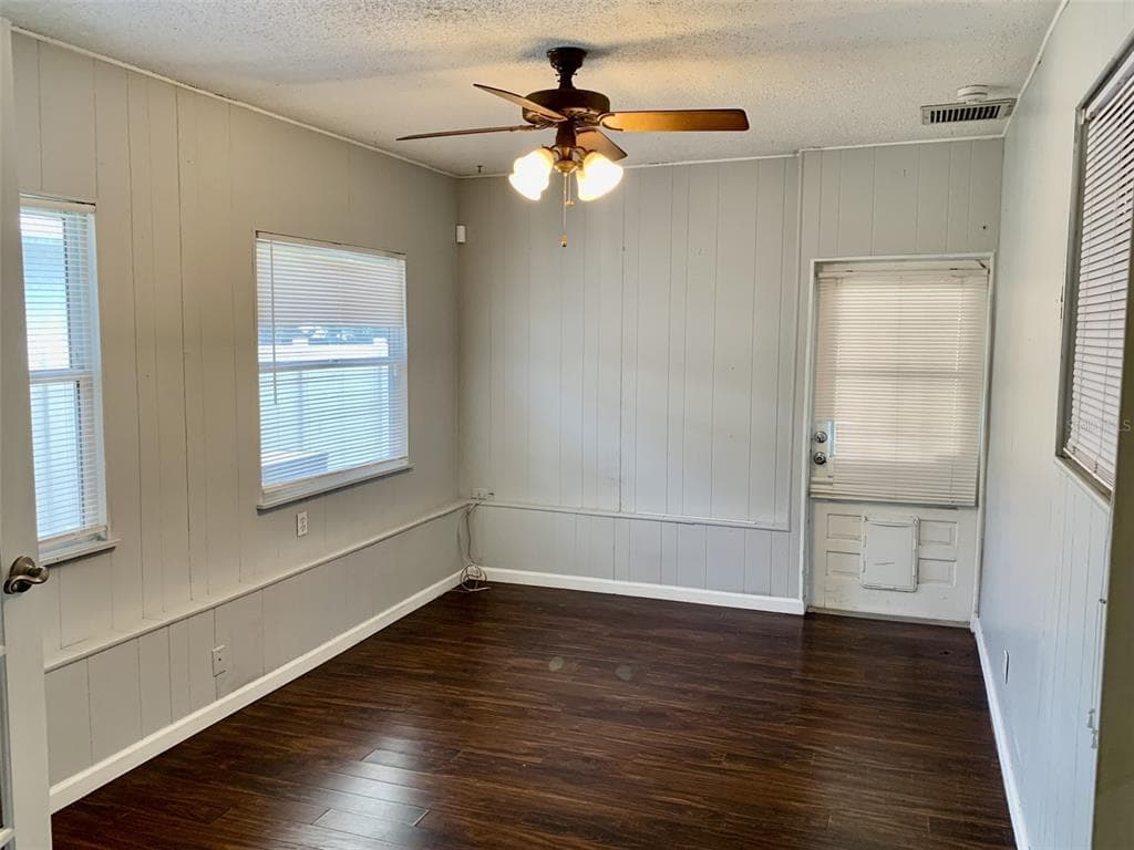 5050 29TH AVENUE N, ST PETERSBURG, FL 33710 — zdjęcie 5