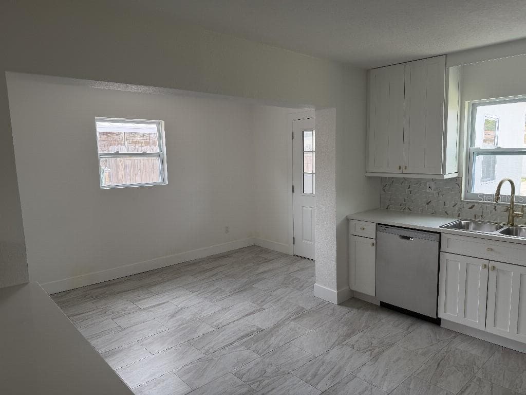 632 89TH AVENUE N, ST PETERSBURG, FL 33702 — zdjęcie 2