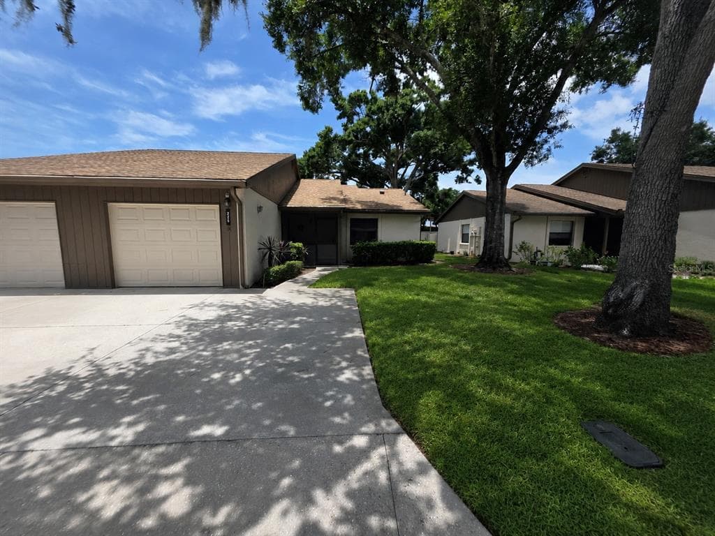 225 OAK HILL DRIVE # 10, SARASOTA, FL 34232